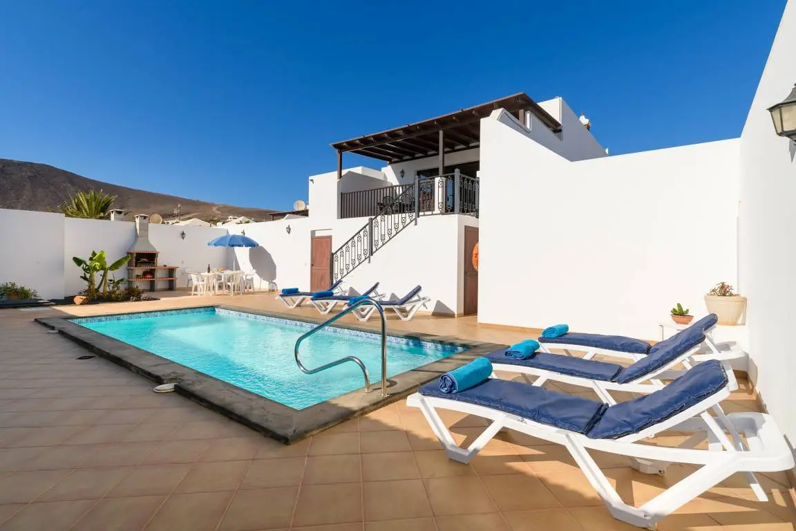 Villa con Piscina